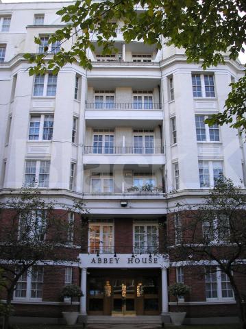 			Studio Apartment, 1 bath, 1 reception Flat			 Abbey Road, ST JOHNS WOOD